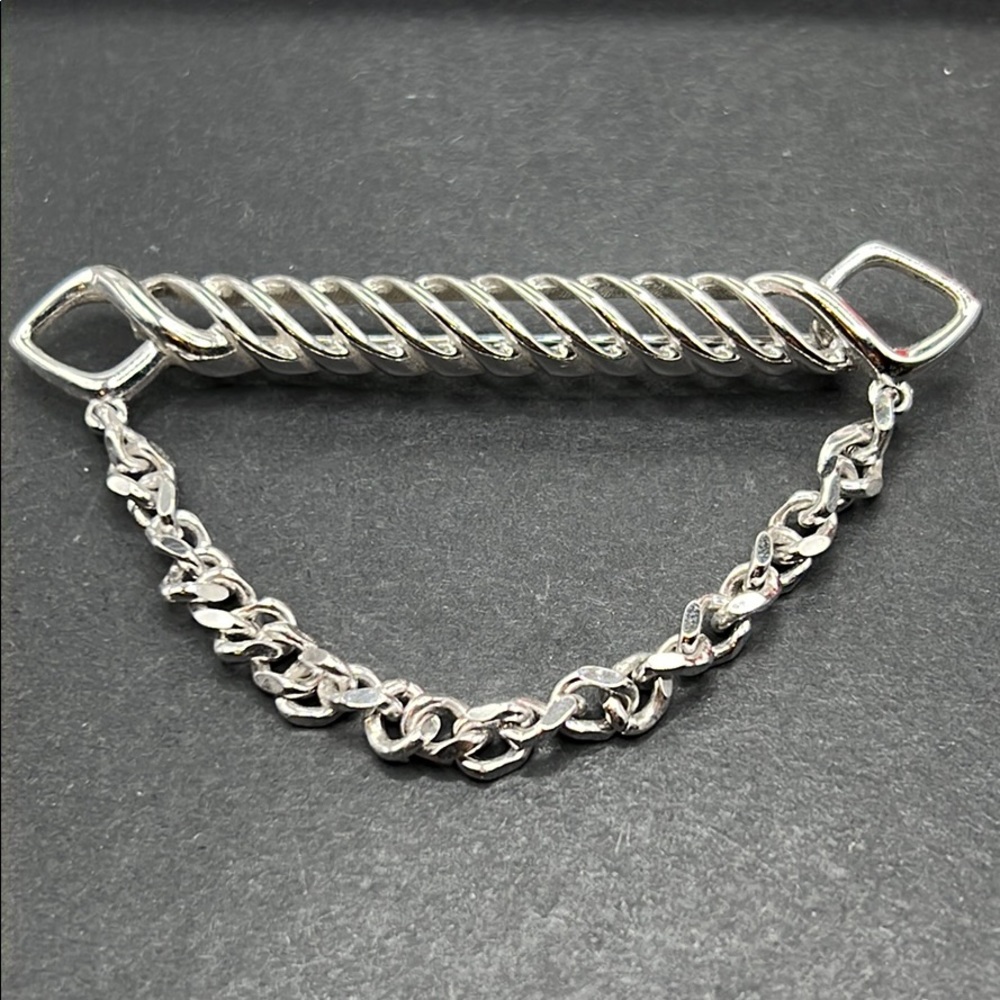 Vintage dangling chain bar brooch